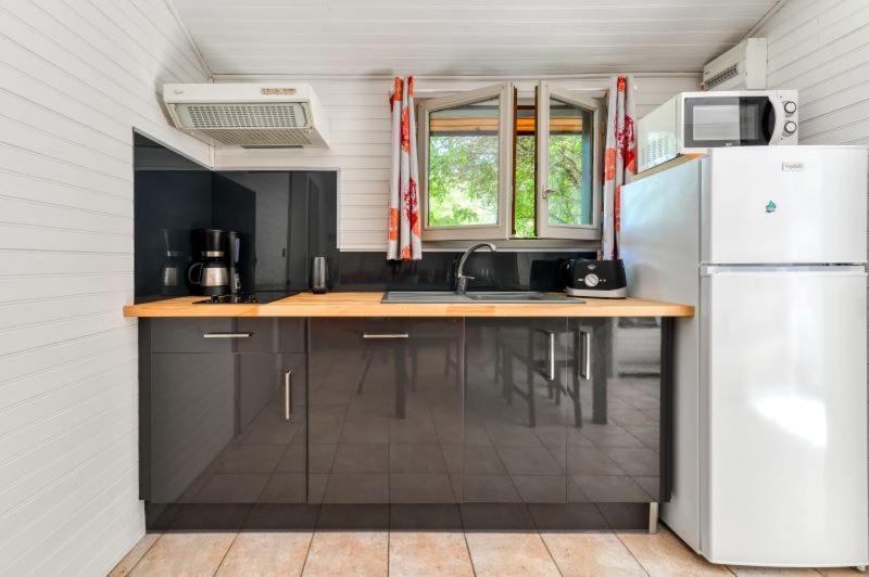 Camping La Serre Aigues-Vives  Extérieur photo